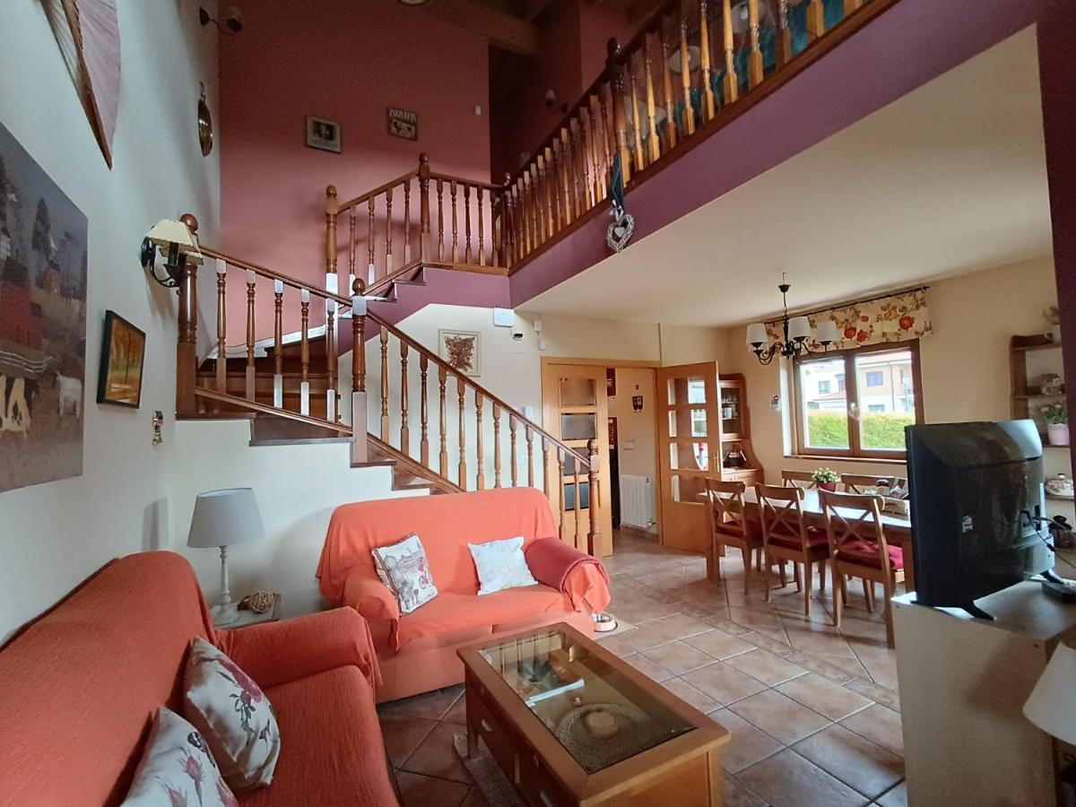 Cuarenta Y Ocho Luces Guest House Burgos Exterior photo