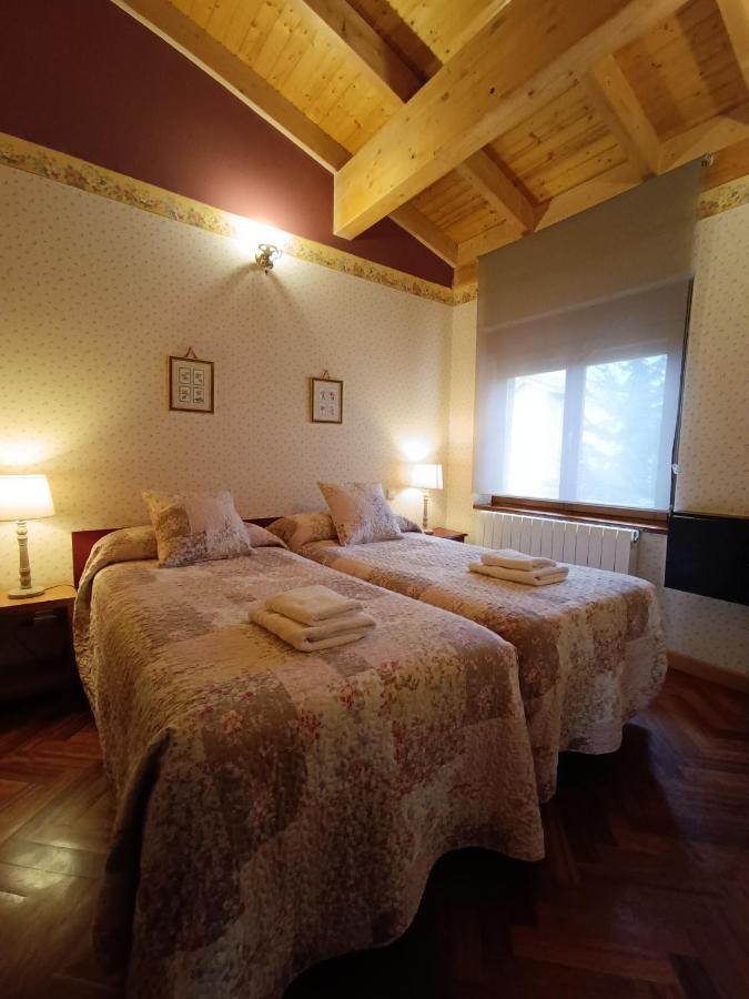 Cuarenta Y Ocho Luces Guest House Burgos Exterior photo