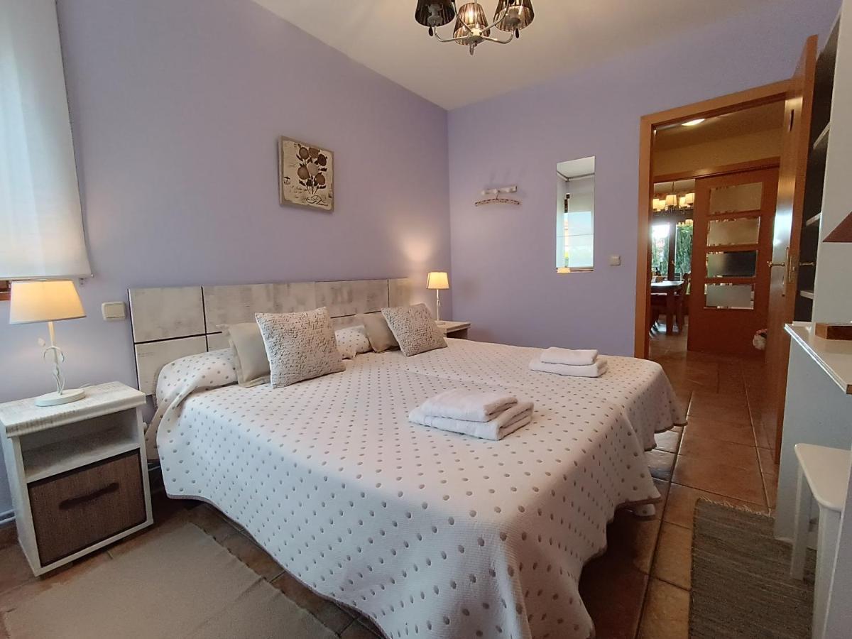 Cuarenta Y Ocho Luces Guest House Burgos Exterior photo