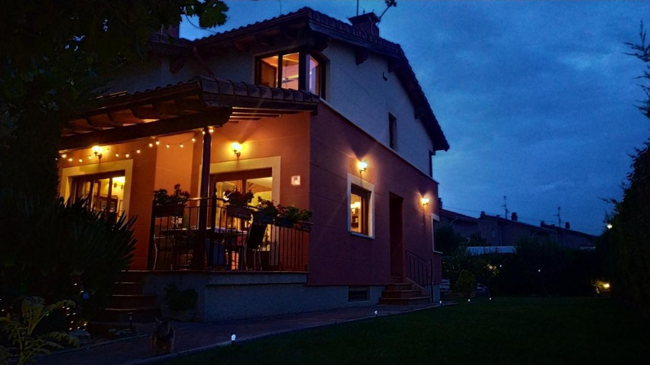 Cuarenta Y Ocho Luces Guest House Burgos Exterior photo