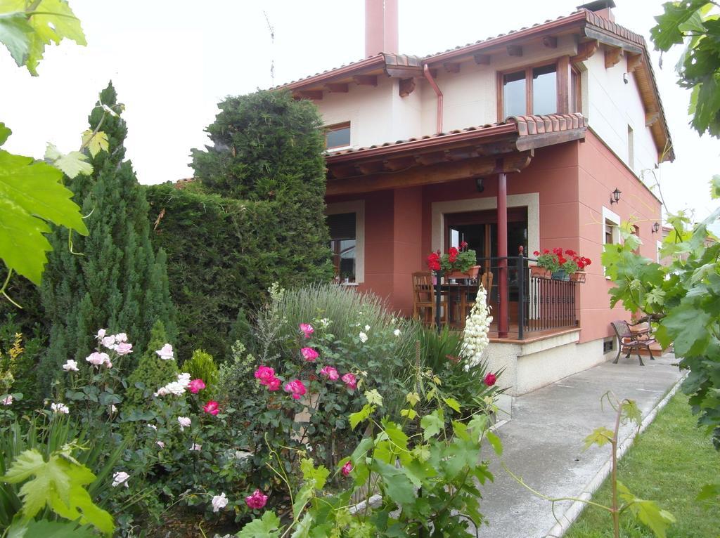 Cuarenta Y Ocho Luces Guest House Burgos Room photo
